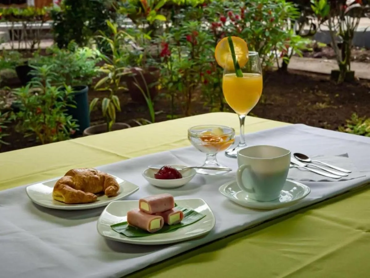 Hotel Twin Galapagos Пуэрто-Айора