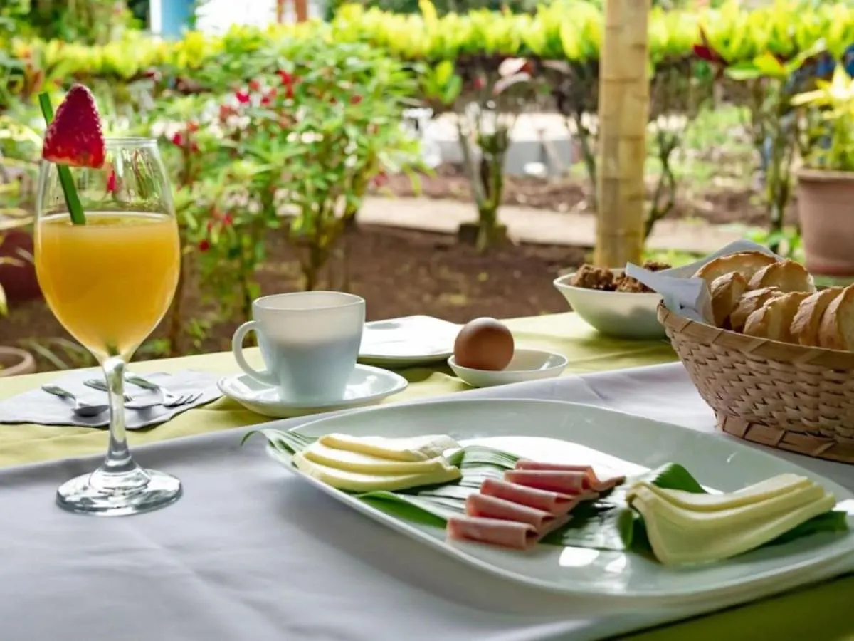 Hotel Twin Galapagos Пуэрто-Айора