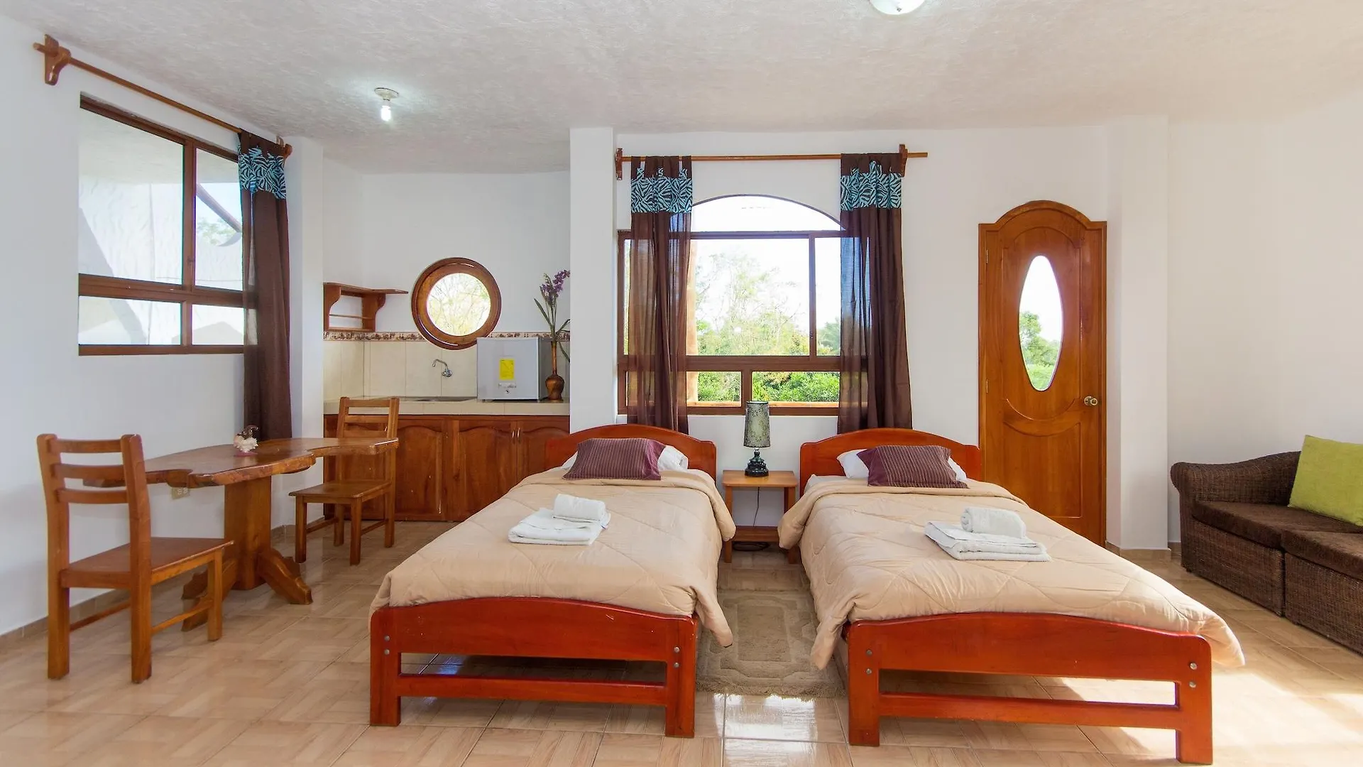Hotel Twin Galapagos Пуэрто-Айора 3*,  Эквадор