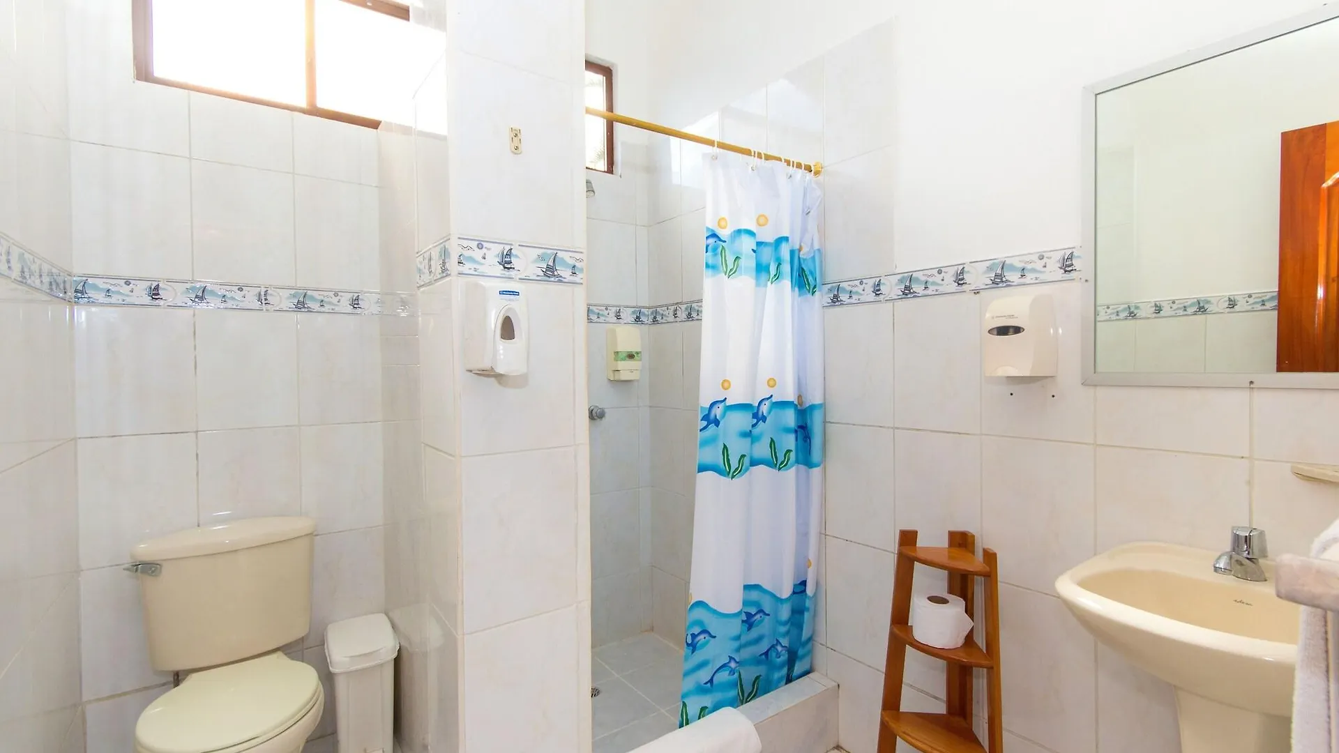 Hotel Twin Galapagos Пуэрто-Айора