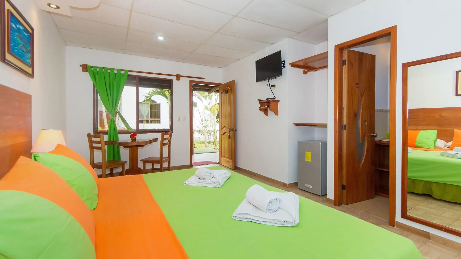 Hotel Twin Galapagos Пуэрто-Айора
