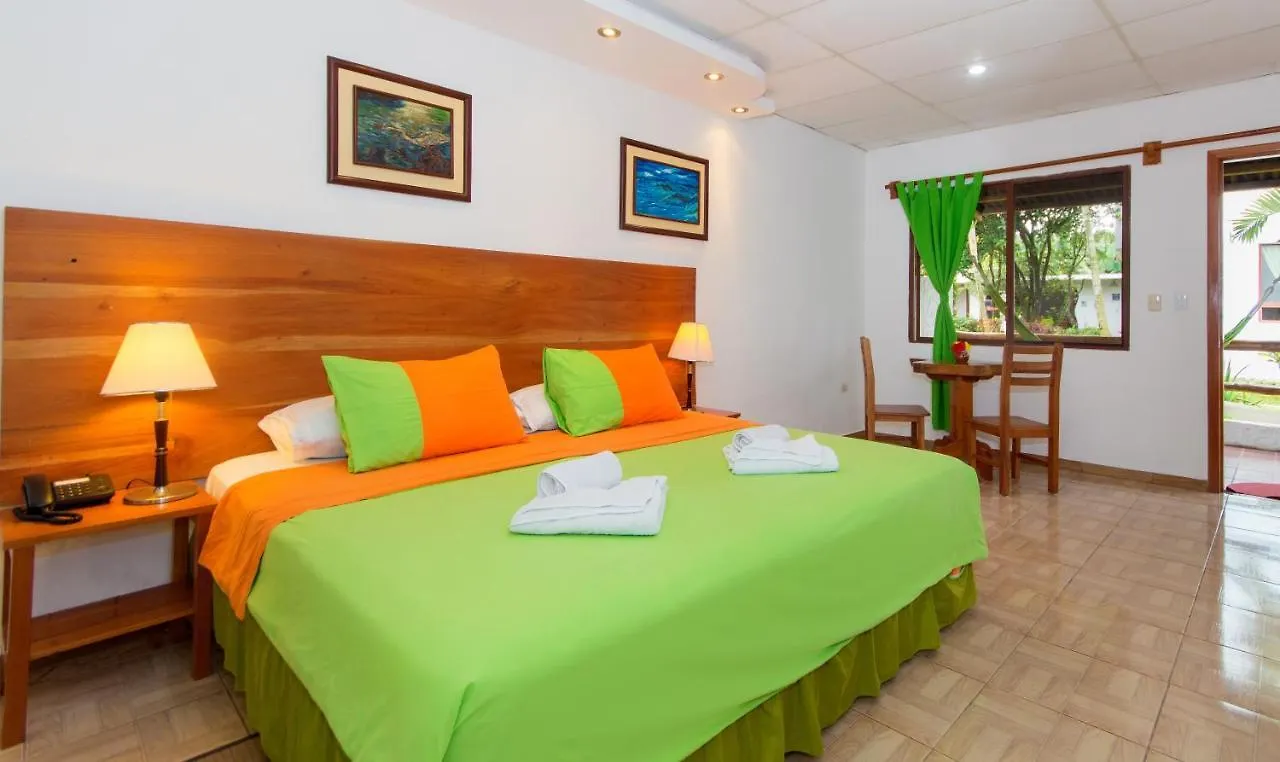 Hotel Twin Galapagos Пуэрто-Айора