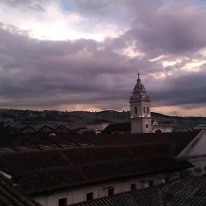 Yumbo Imperial 2*, Quito Ecuador